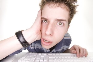 5 Erros Que Deixam Seu Site Irritante e Como Evitar a Fuga dos Leitores!